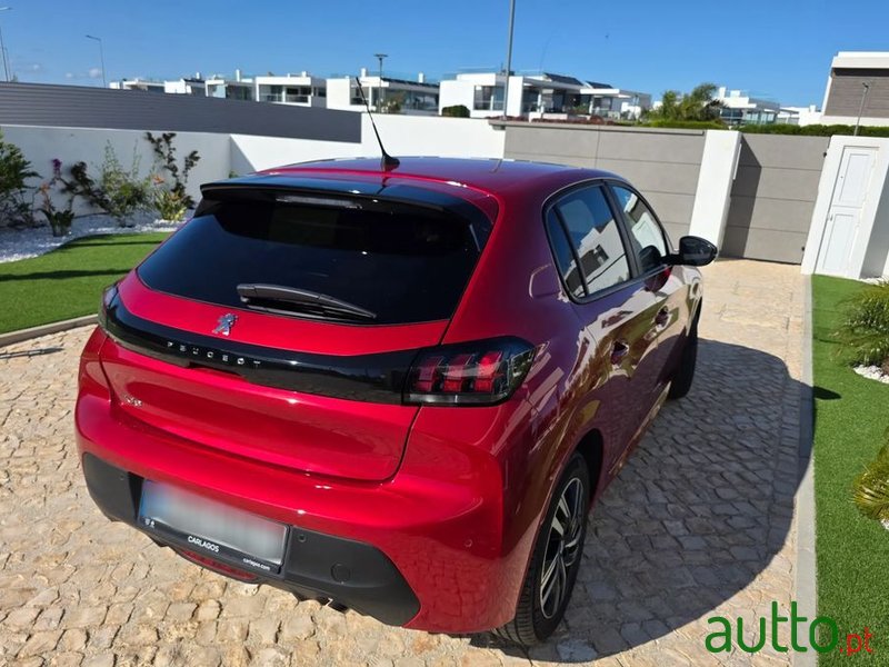 2023' Peugeot 208 photo #2