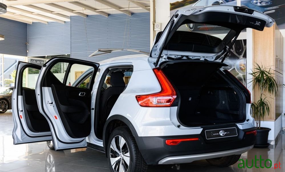 2020' Volvo Xc 40 photo #5