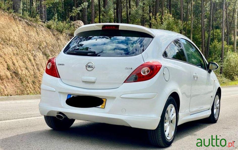 2014' Opel Corsa photo #2