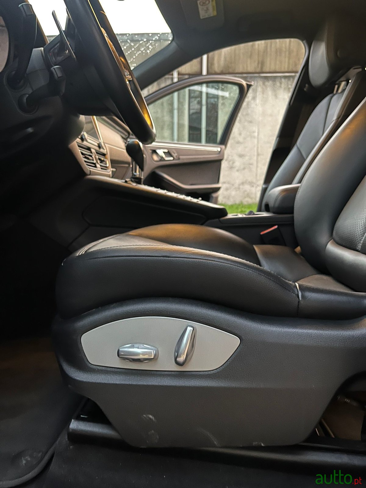 2019' Porsche Macan photo #5