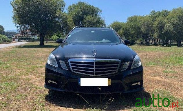 2003' Mercedes-Benz E-250 photo #2