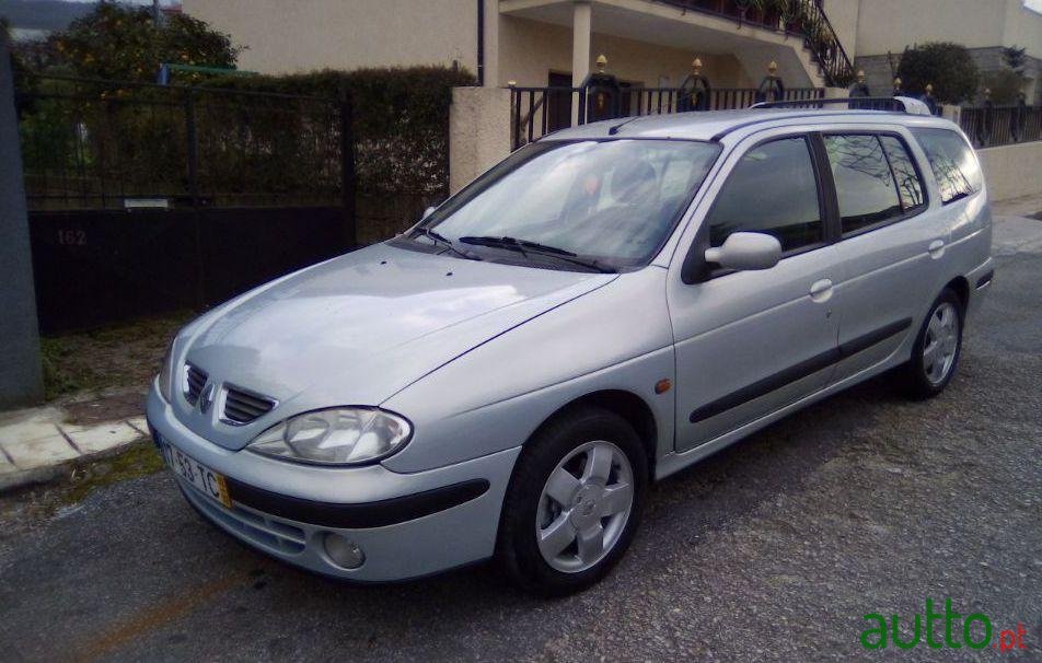 2002' Renault Megane Break photo #3