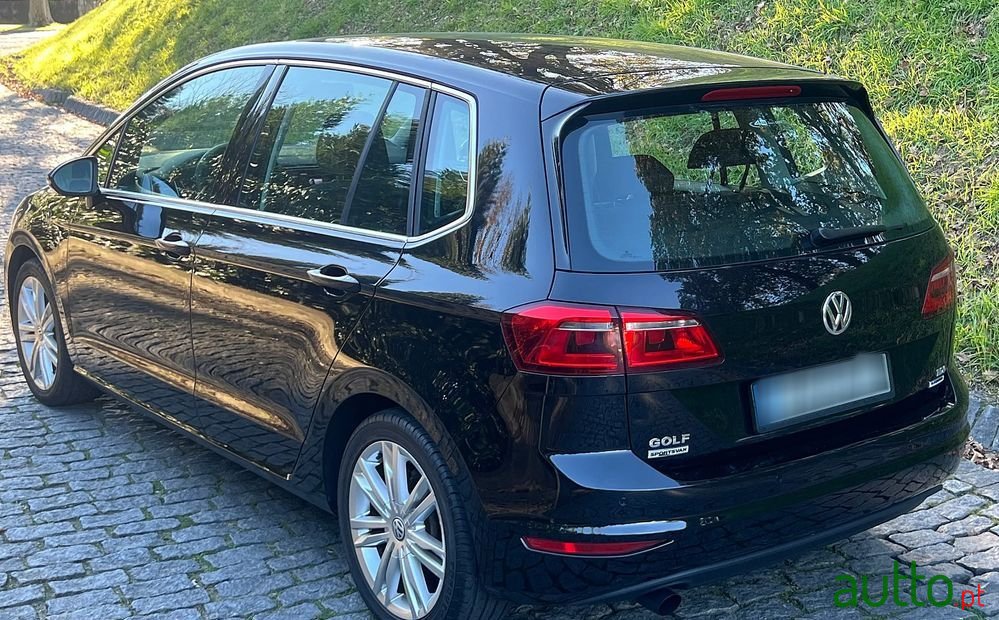 2014' Volkswagen Golf Sportsvan photo #2