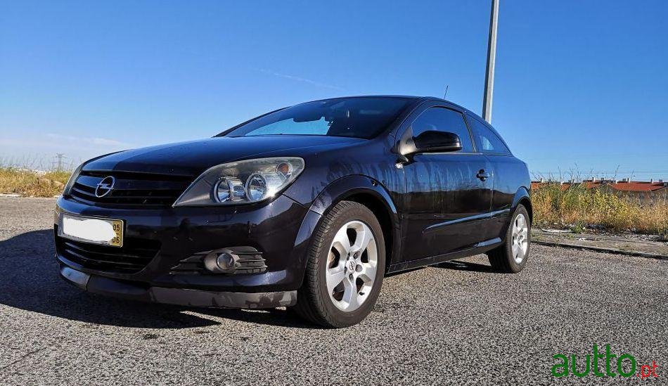 2005' Opel Astra GTc photo #2
