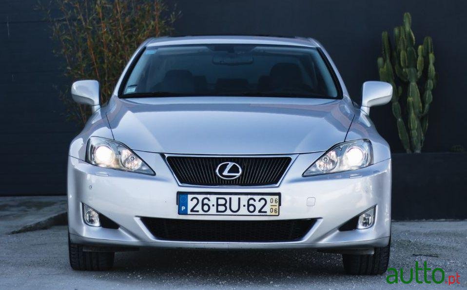 2006' Lexus Is-220 photo #2