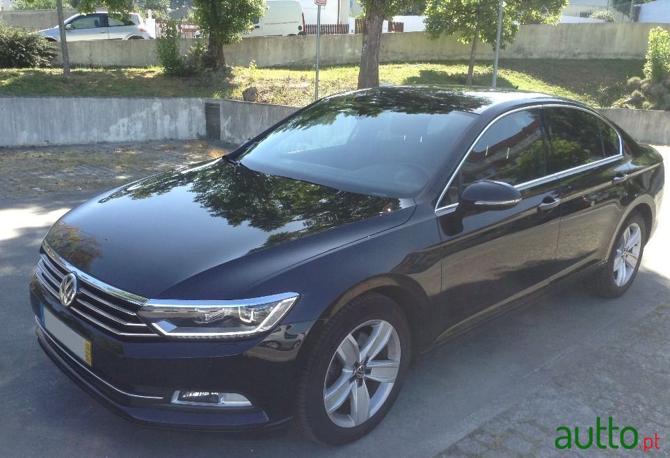 2016' Volkswagen Passat photo #1