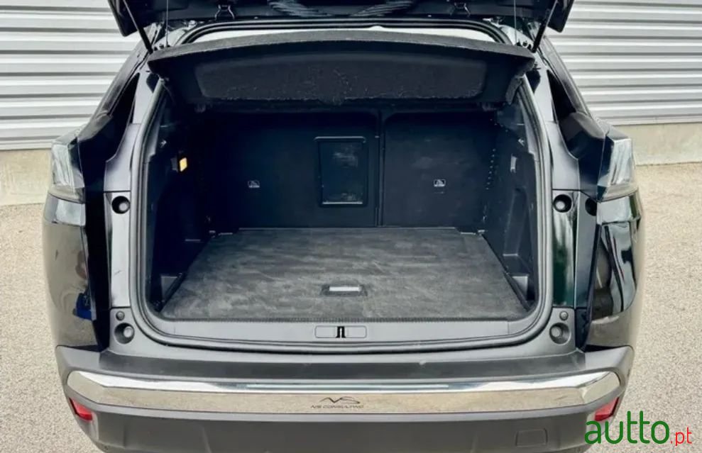 2022' Peugeot 3008 photo #6