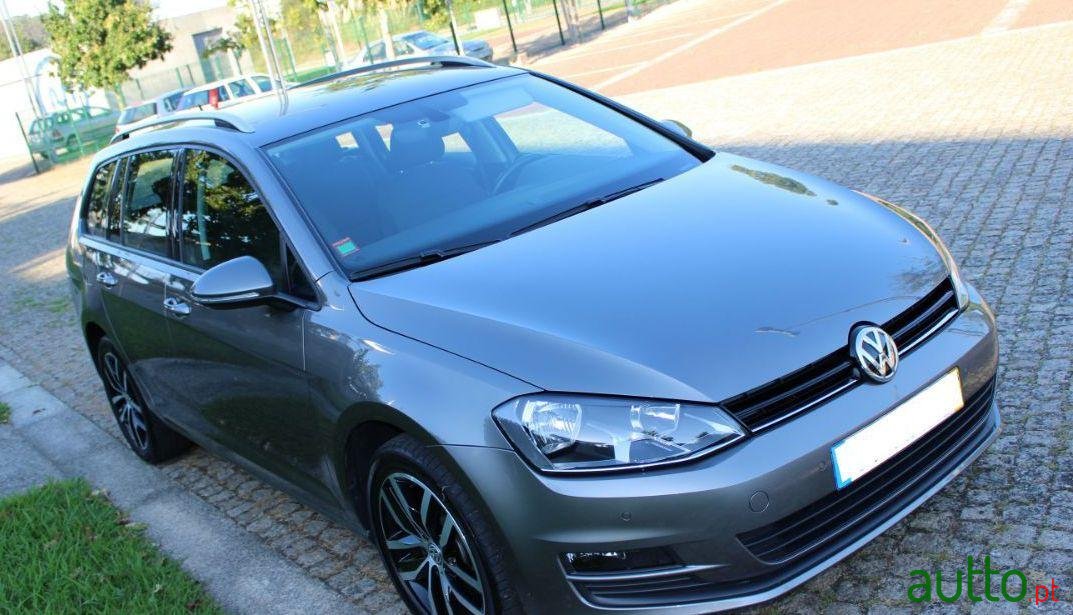 2016' Volkswagen Golf Variant photo #1