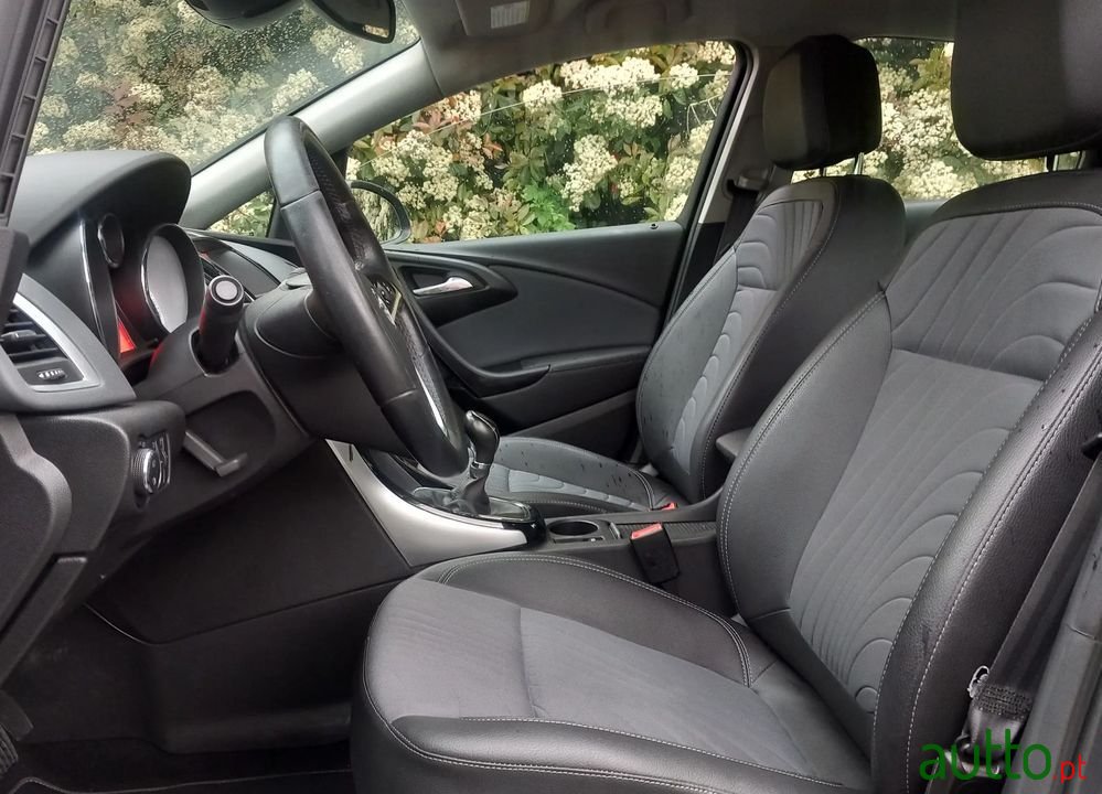 2015' Opel Astra 1.6 Cdti S/S Ecoflex photo #5