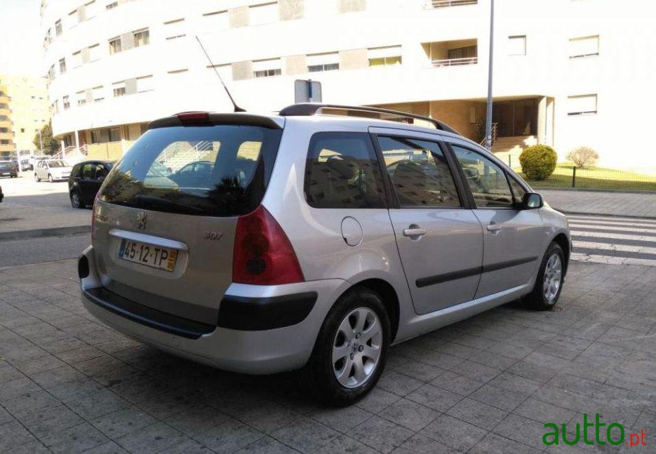 2002' Peugeot 307 Sw photo #1