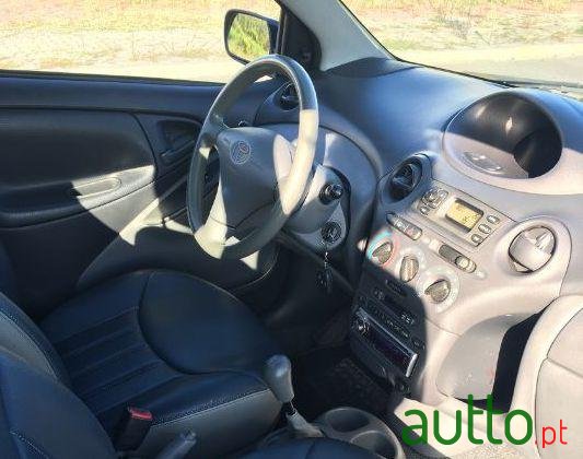 2001' Toyota Yaris Vvt-I photo #1