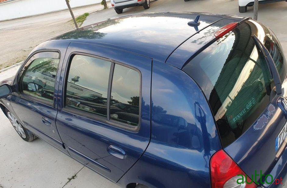 2002' Renault Clio 1.5 Dci photo #3