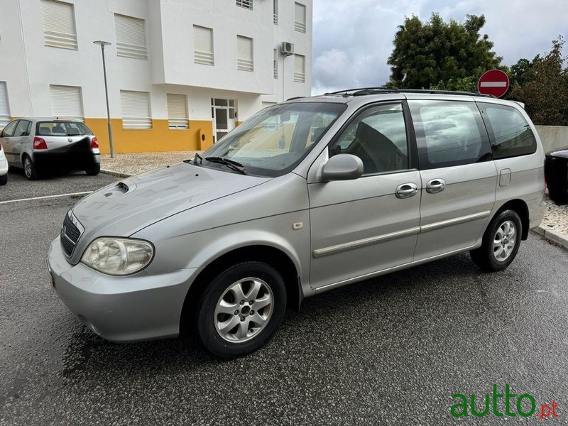 2005' Kia Carnival photo #1