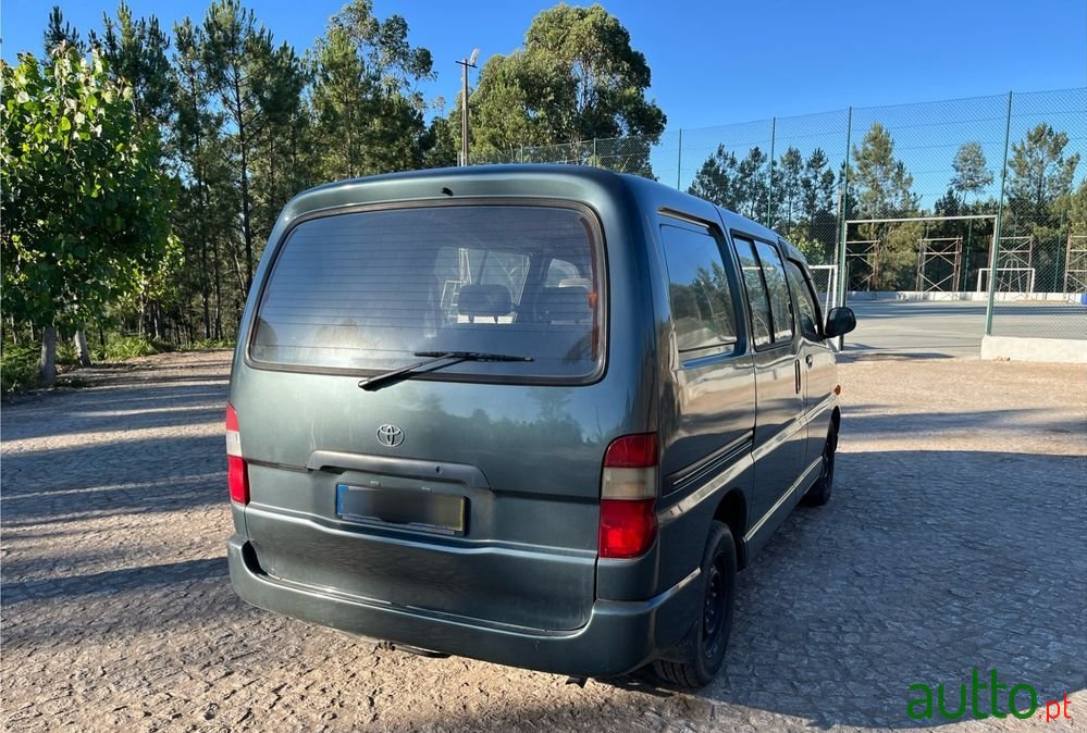 1997' Toyota HiAce photo #2