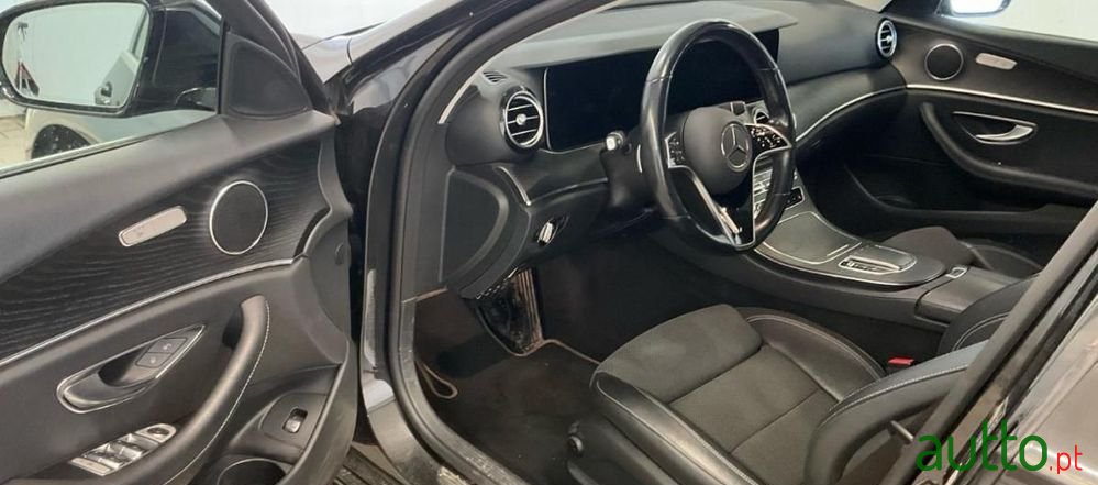2021' Mercedes-Benz Classe E photo #3