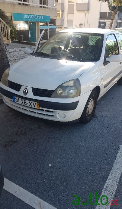 2004' Renault Clio photo #1