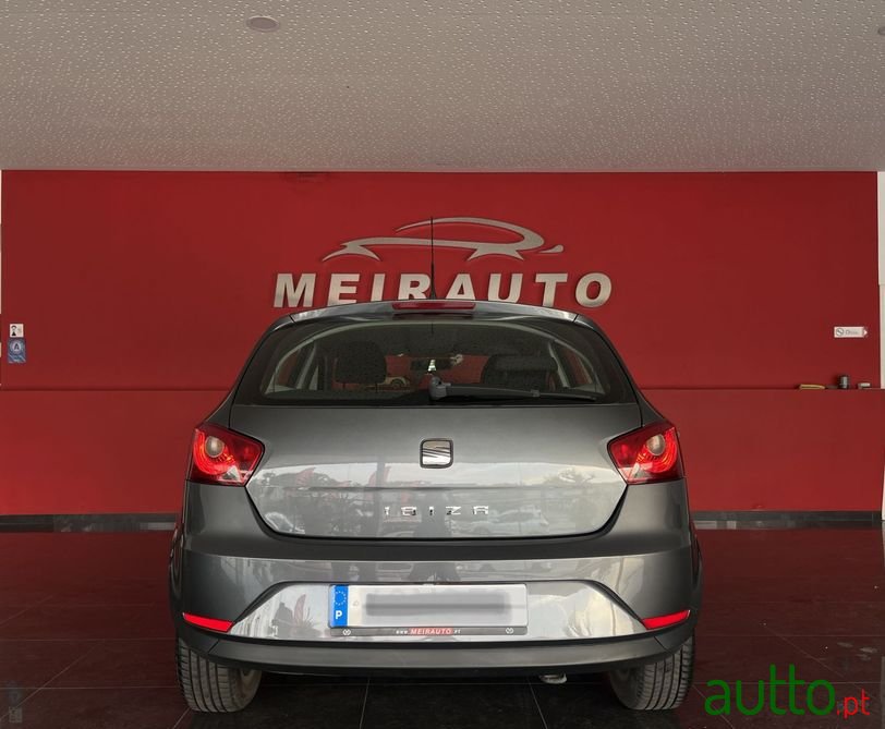 2013' SEAT Ibiza photo #3