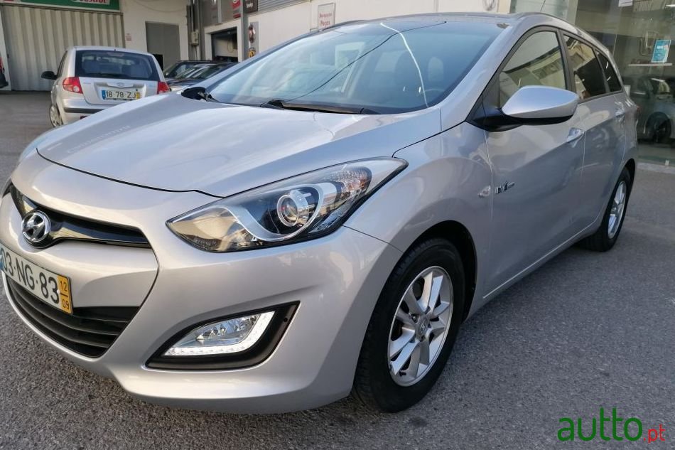 2012' Hyundai I30 Sw photo #3