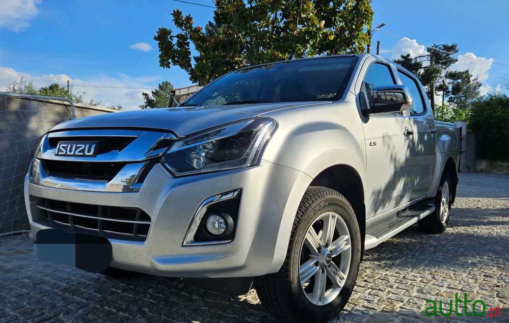 2017' Isuzu D-Max photo #2