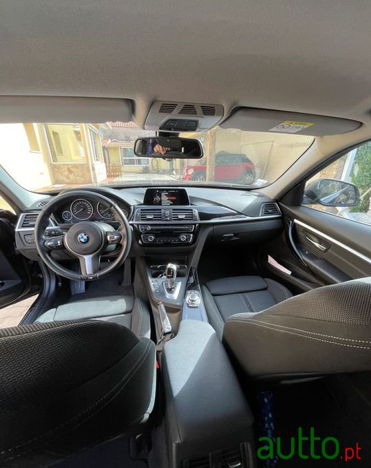 2017' BMW 320 photo #6