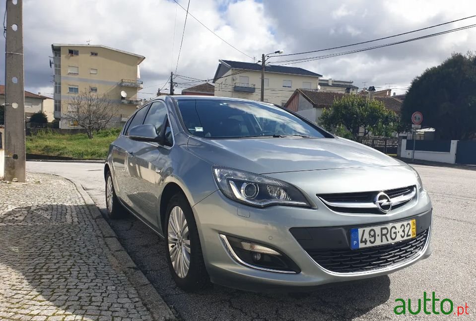 2016' Opel Astra photo #3