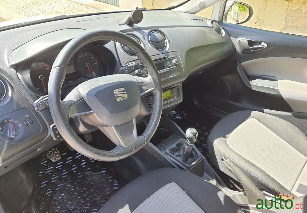 2015' SEAT Ibiza St photo #5