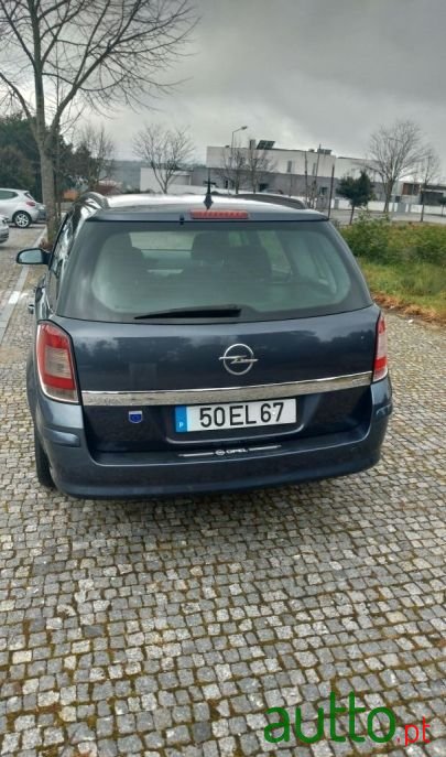 2007' Opel Astra Caravan photo #2