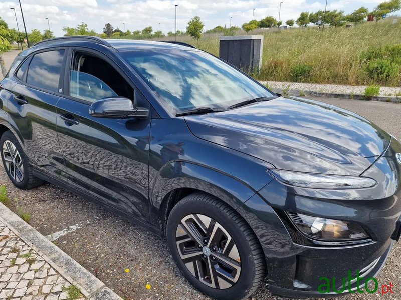 2022' Hyundai Kauai Premium photo #3