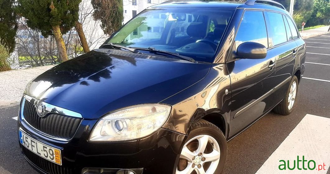 2008' Skoda Fabia Break photo #1
