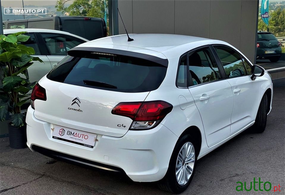 2015' Citroen C4 photo #4