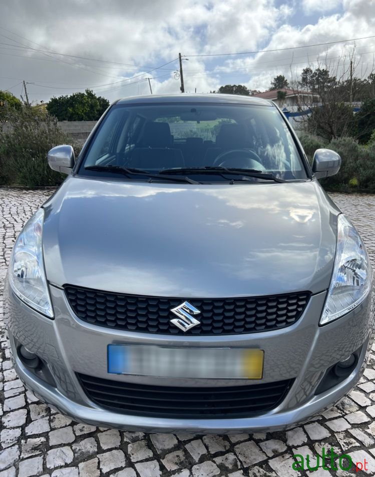 2012' Suzuki Swift 1.2 Vvt Glx photo #2