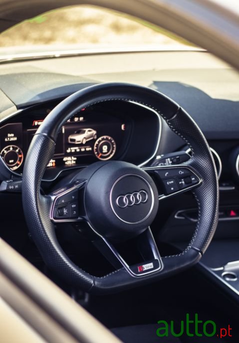 2015' Audi TT S--Line photo #5
