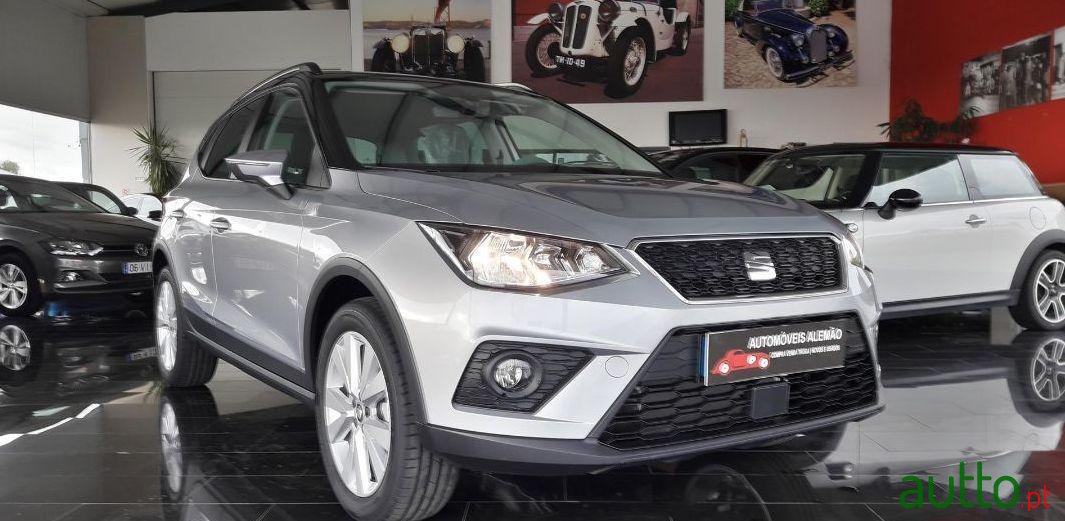 2019' SEAT Arona photo #3