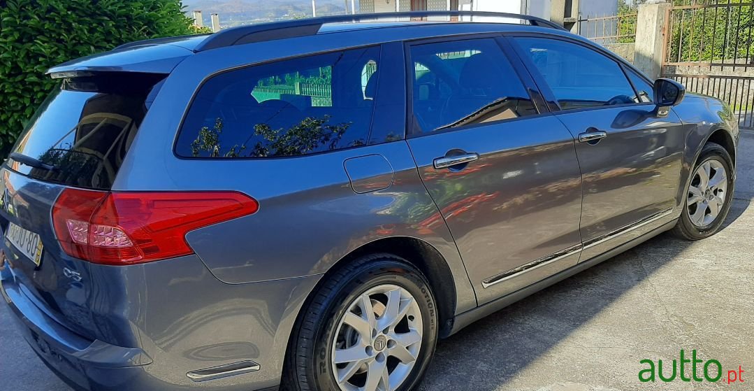 2010' Citroen C5-Tourer photo #4