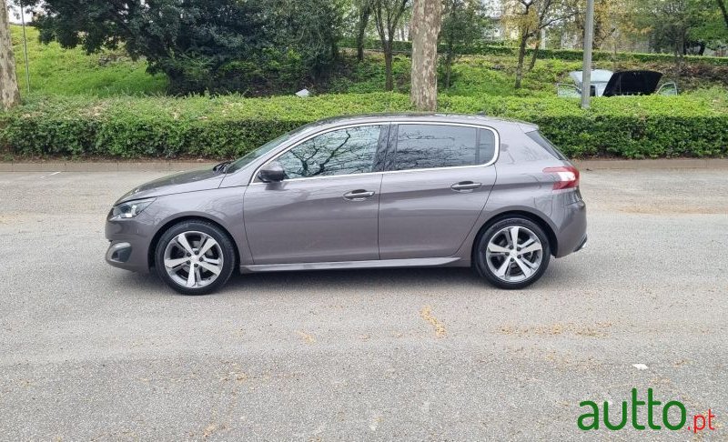 2014' Peugeot 308 photo #2