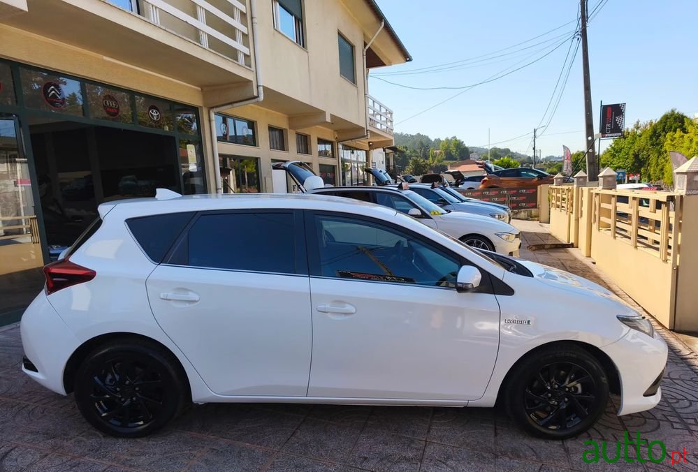 2016' Toyota Auris photo #6