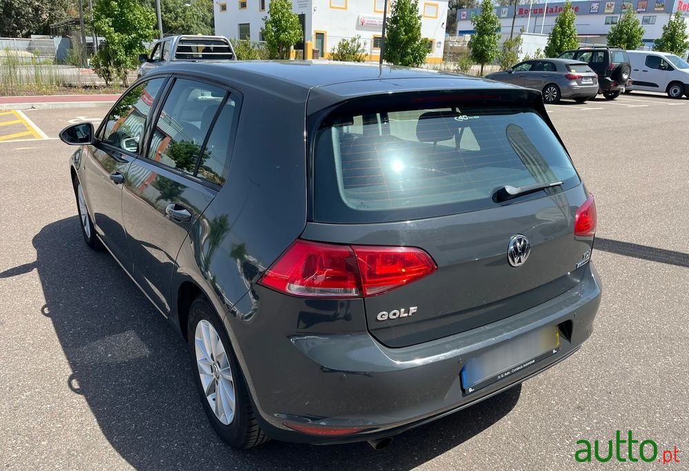 2015' Volkswagen Golf photo #3