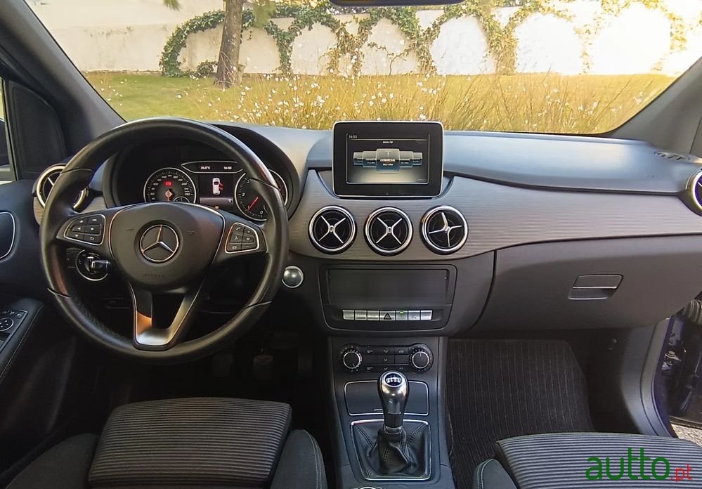 2018' Mercedes-Benz B 180 photo #6