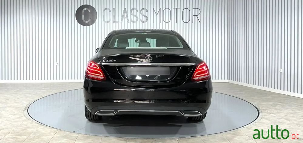 2017' Mercedes-Benz Classe C photo #6