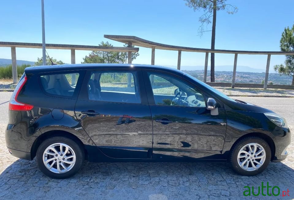 2013' Renault Grand Scenic photo #4