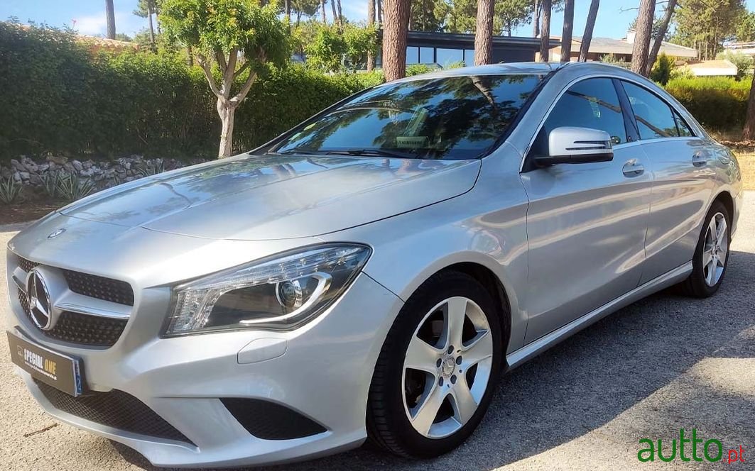 2015' Mercedes-Benz Cla-180 photo #2