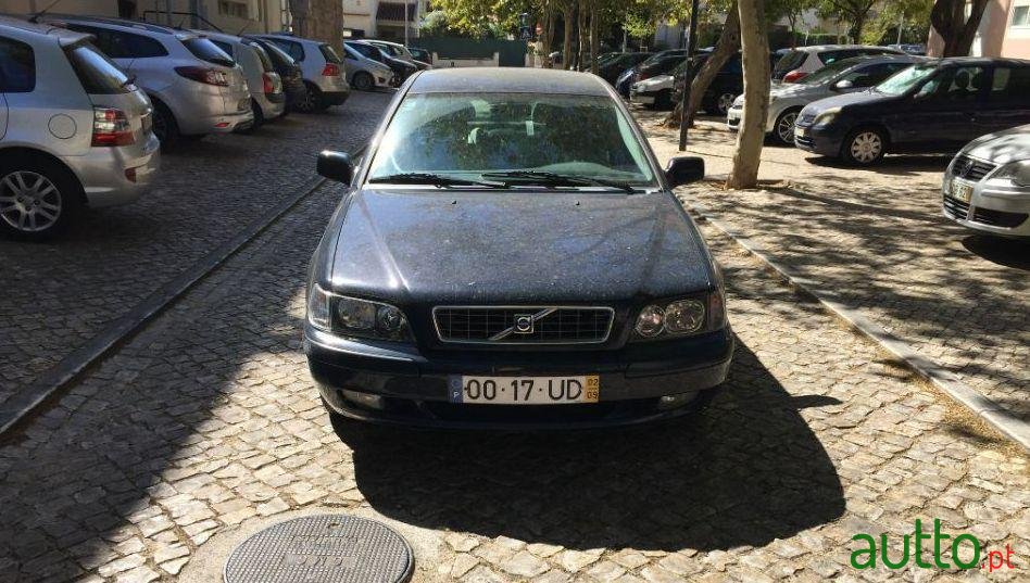 2002' Volvo S40 photo #1