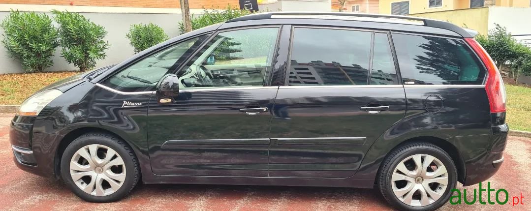 2007' Citroen C4 Grand Picasso photo #3