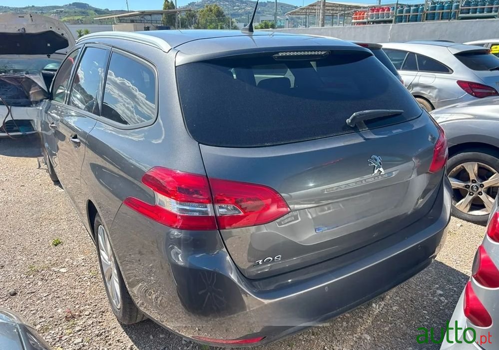 2019' Peugeot 308 Sw photo #2
