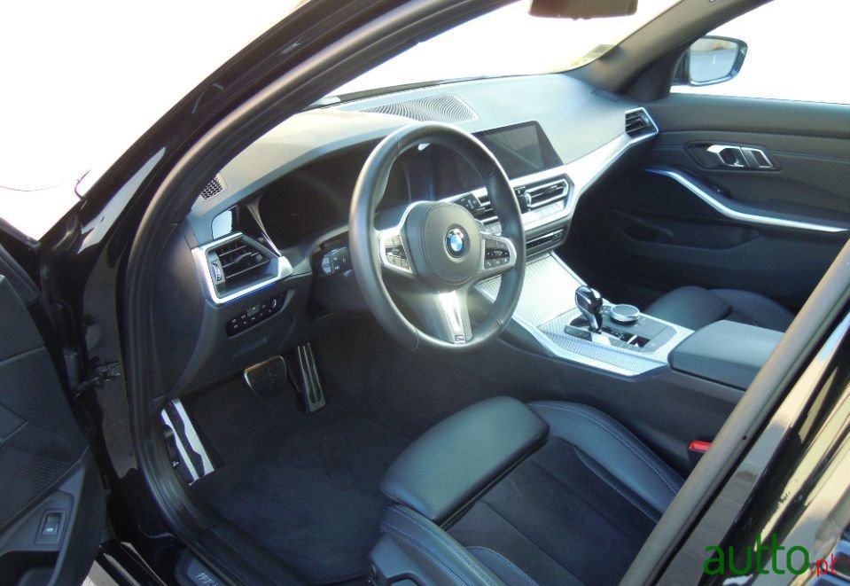 2020' BMW 320 photo #3