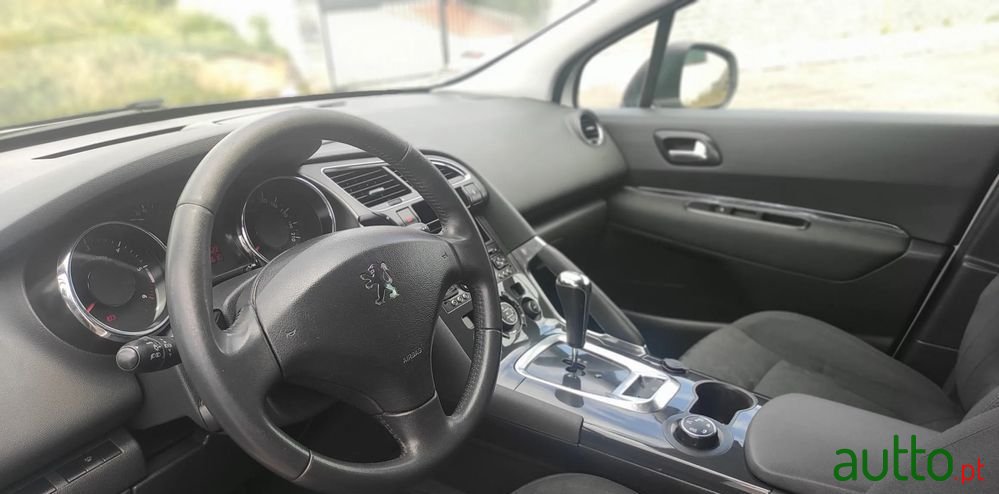 2013' Peugeot 3008 photo #6