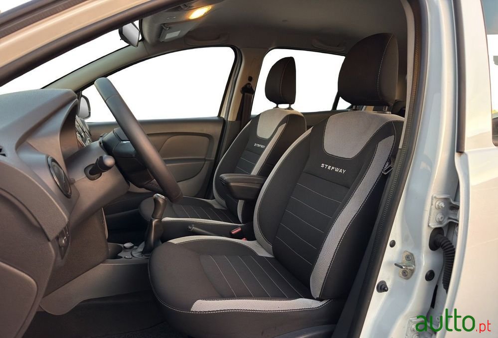 2017' Dacia Sandero 0.9 Tce Stepway Bi-Fuel photo #5