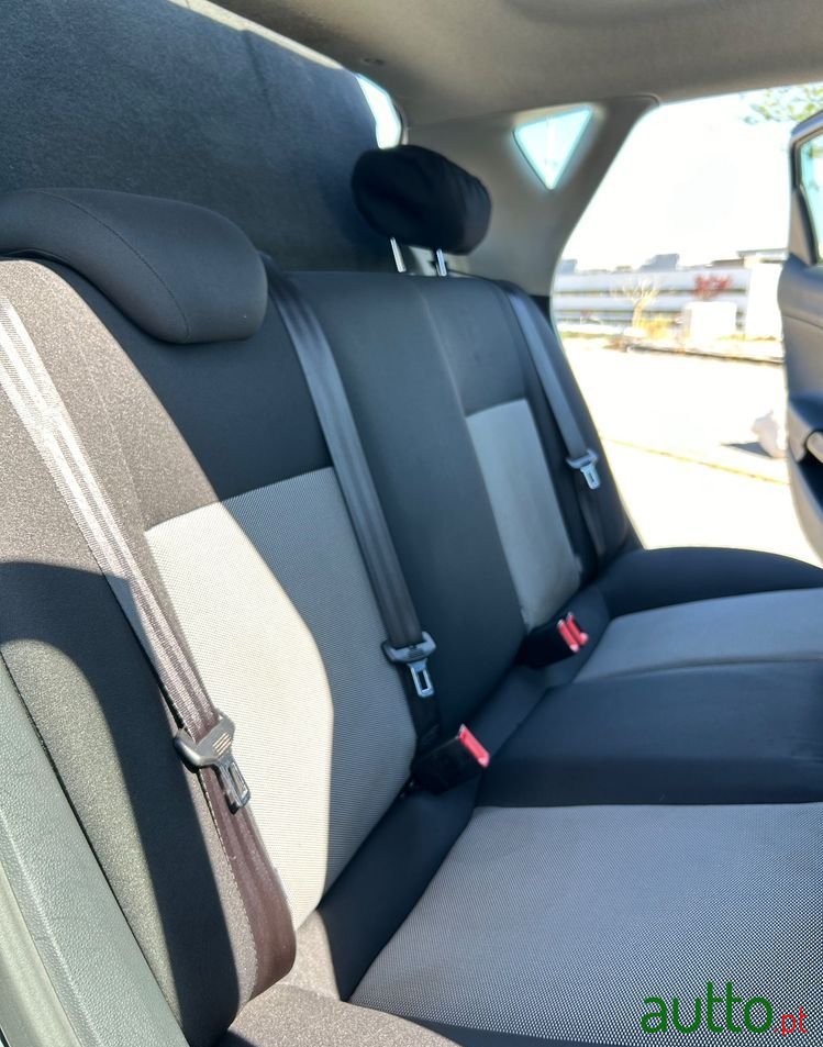 2015' SEAT Ibiza photo #3