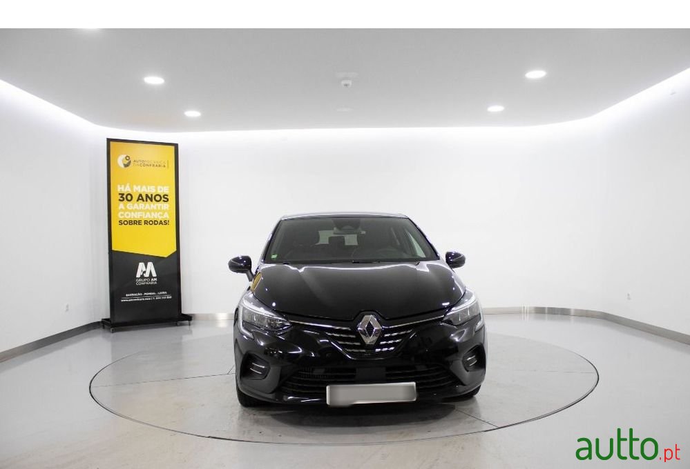 2023' Renault Clio photo #2