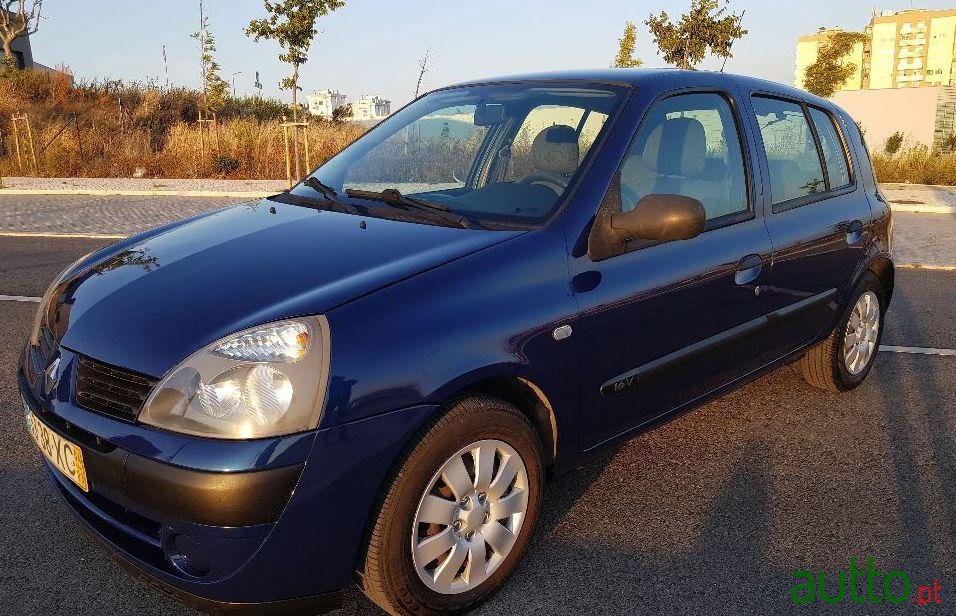 2004' Renault Clio 1.2 Confort photo #3